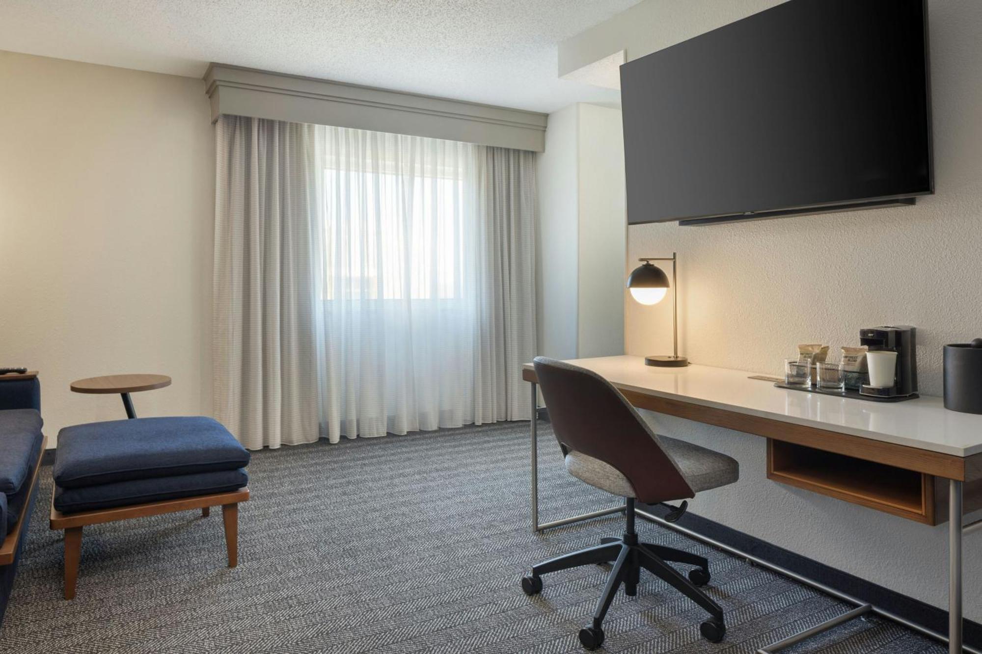 Hotel Courtyard By Marriott Little Rock Downtown Exterior foto