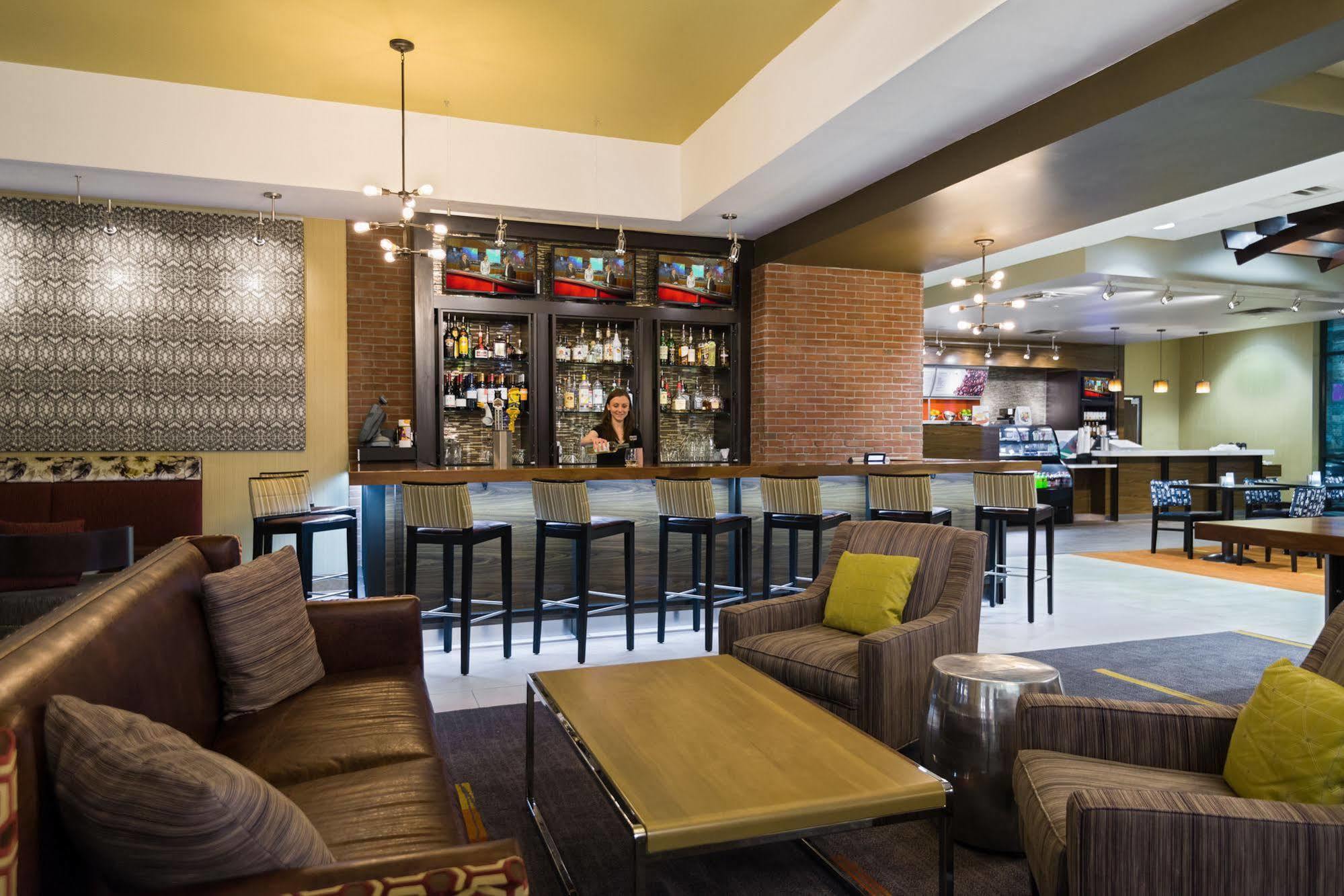 Hotel Courtyard By Marriott Little Rock Downtown Exterior foto
